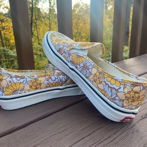 Vans UltraCush Yellow Floral Slip On. Size Women’s 7.5.